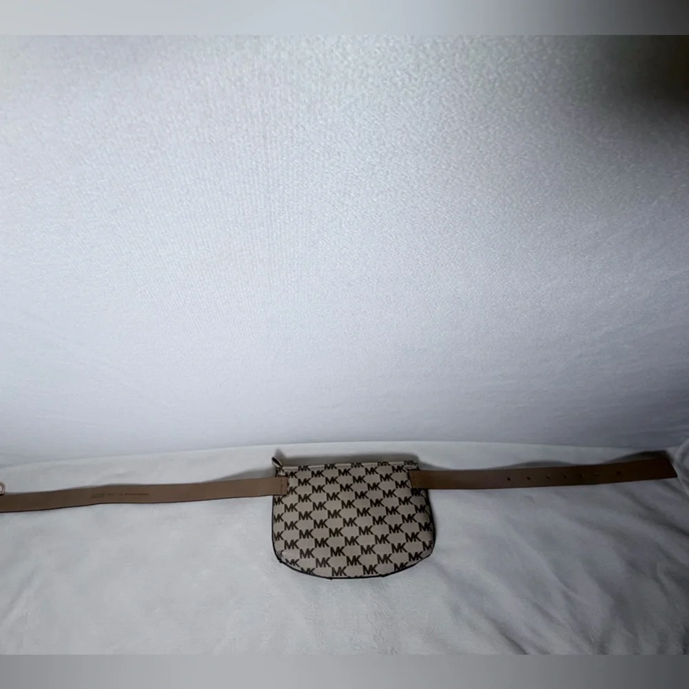 Michael Kors Women's Cream and Tan
Belt Bag - Picture 7 of 14